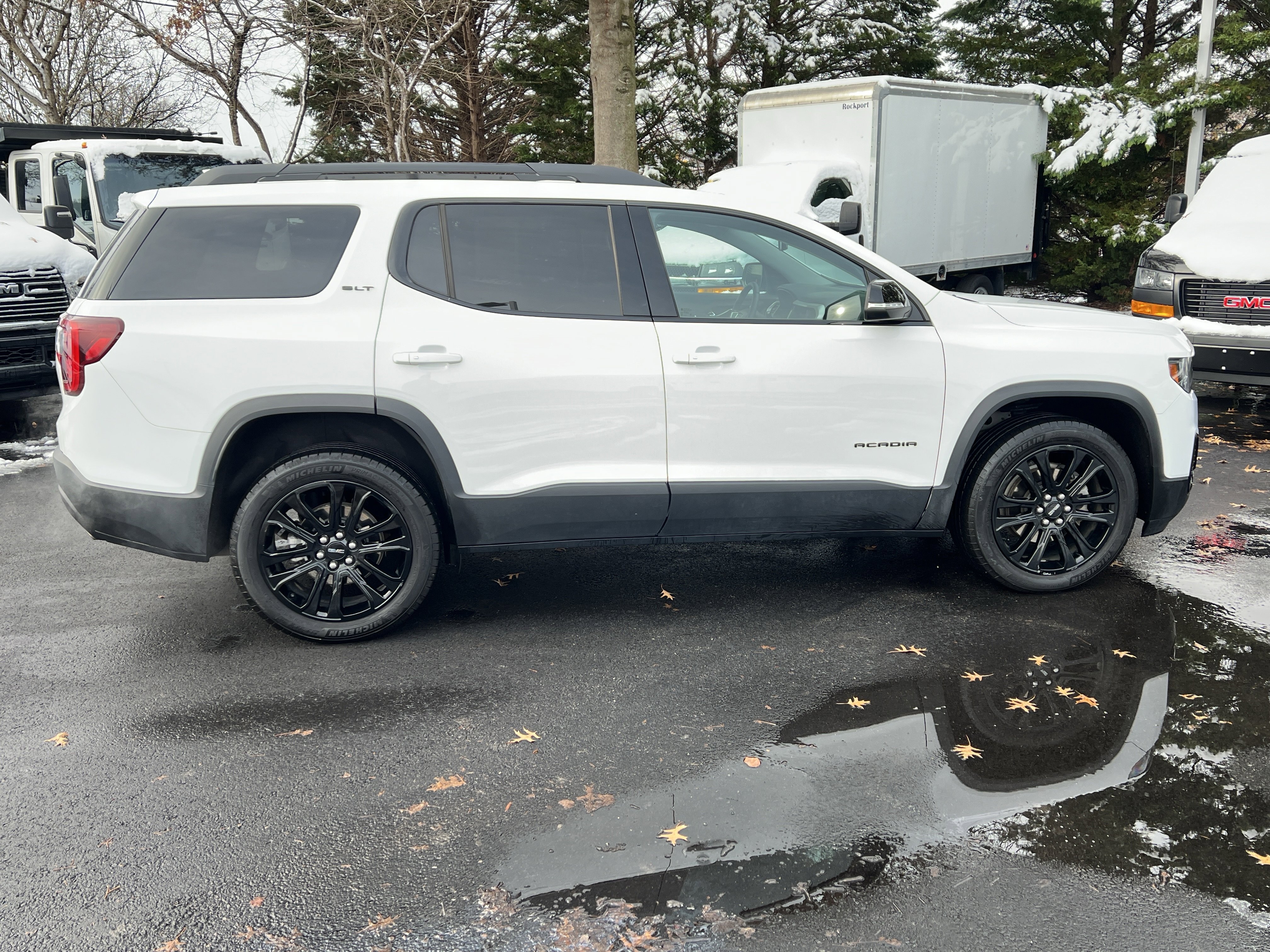 Certified 2023 GMC Acadia SLT w/ Elevation Edition image 11