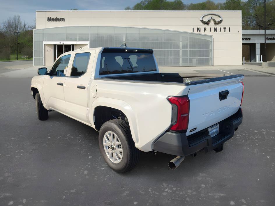 Used 2025 Toyota Tacoma SR RWD image 5