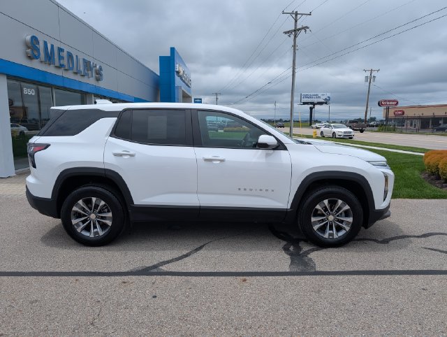 Used 2026 Chevrolet Equinox LT AWD/4WD image 2