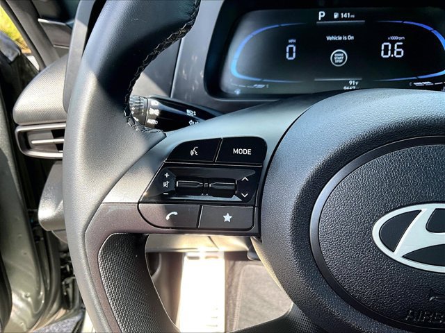 Used 2025 Hyundai Elantra Sport FWD image 18