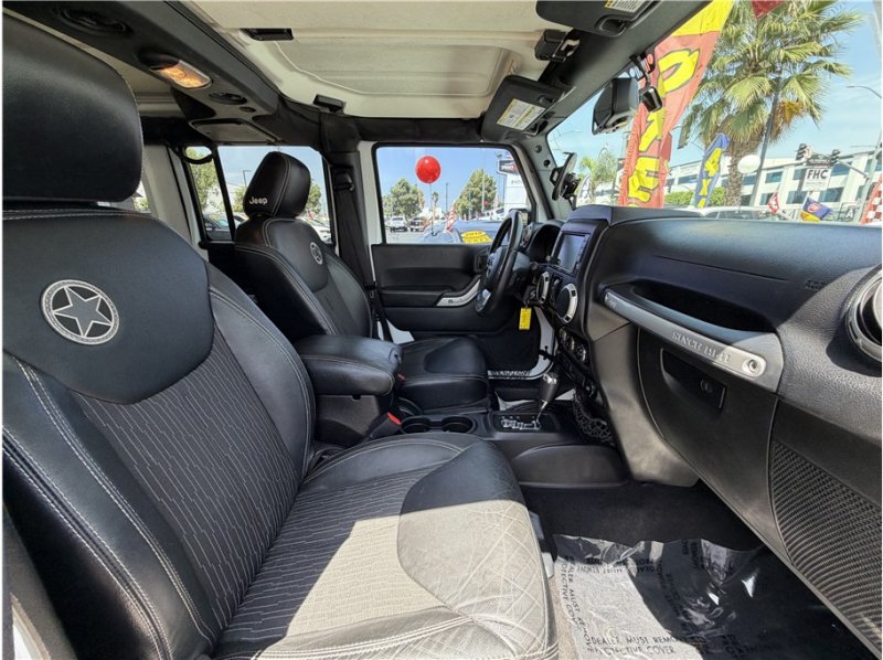 Used 2015 Jeep Wrangler Unlimited Sport AWD/4WD image 31