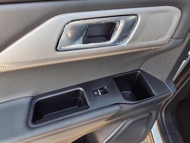 New 2026 Ford Explorer Active w/ Active Comfort Package image 9