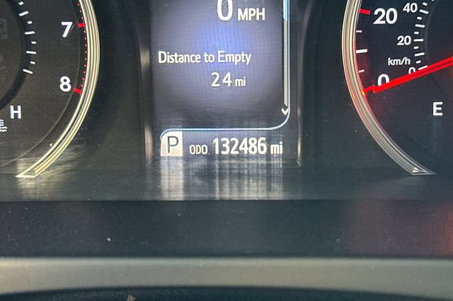 Used 2017 Toyota Camry SE FWD image 28