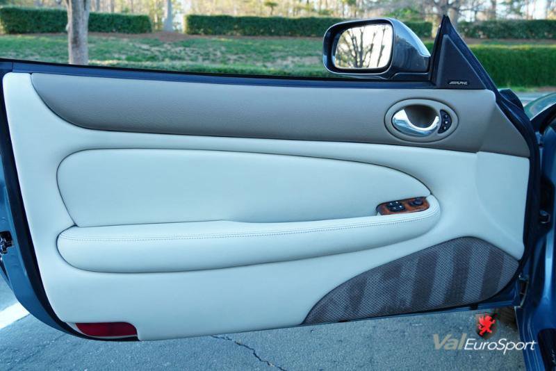 Used 2003 Jaguar XK8 Convertible image 15