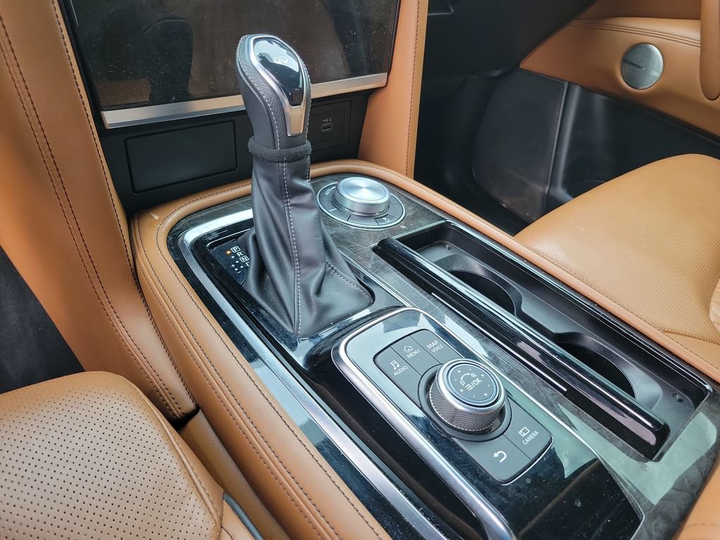 Used 2024 INFINITI QX80 Sensory w/ Cargo Package AWD/4WD image 19