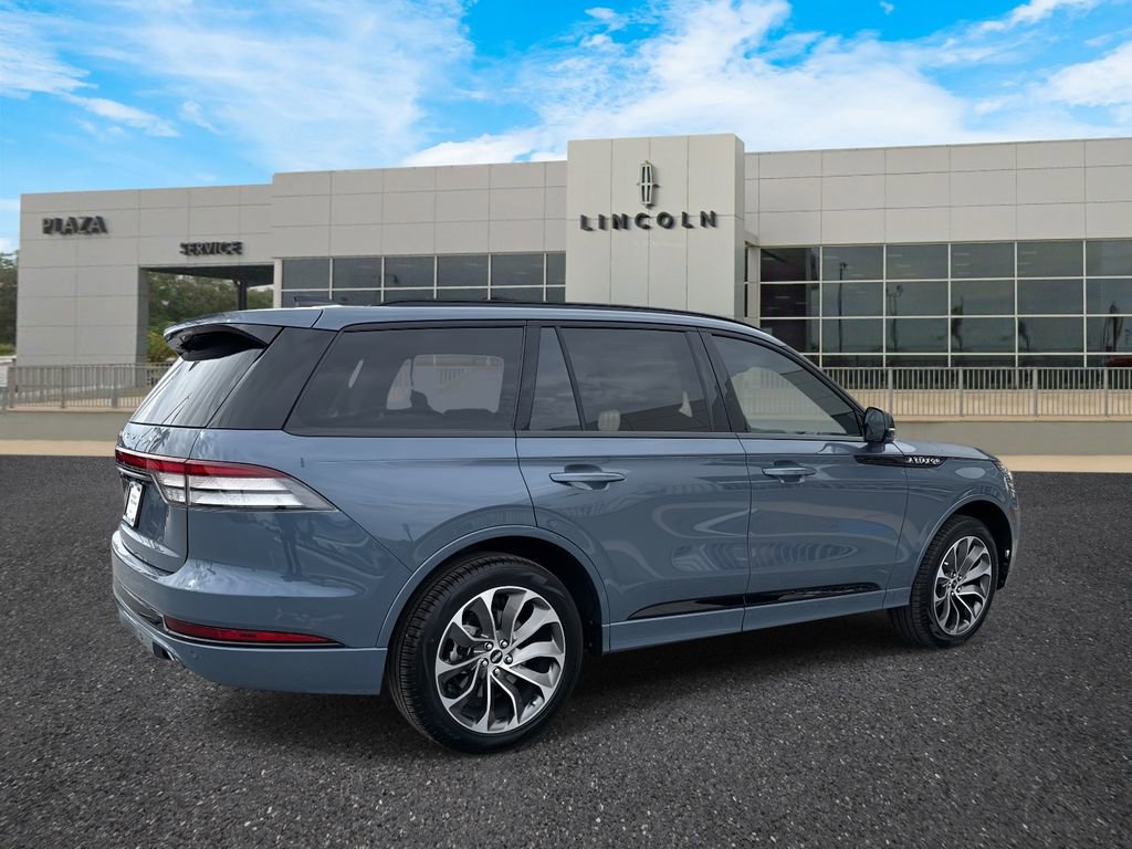 New 2026 Lincoln Aviator AWD image 3