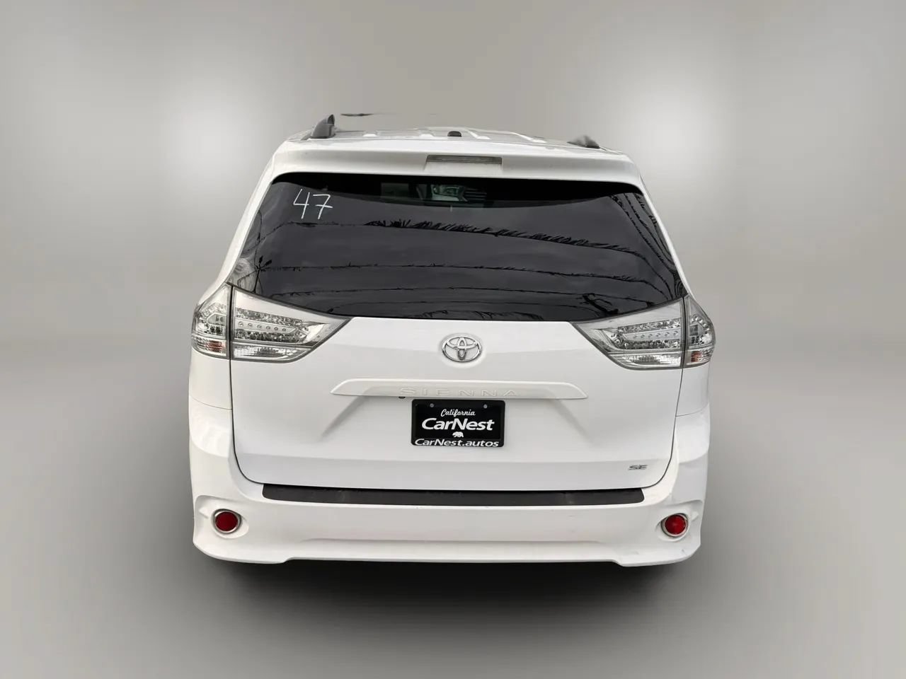 Used 2015 Toyota Sienna SE w/ SE Preferred Package FWD image 13