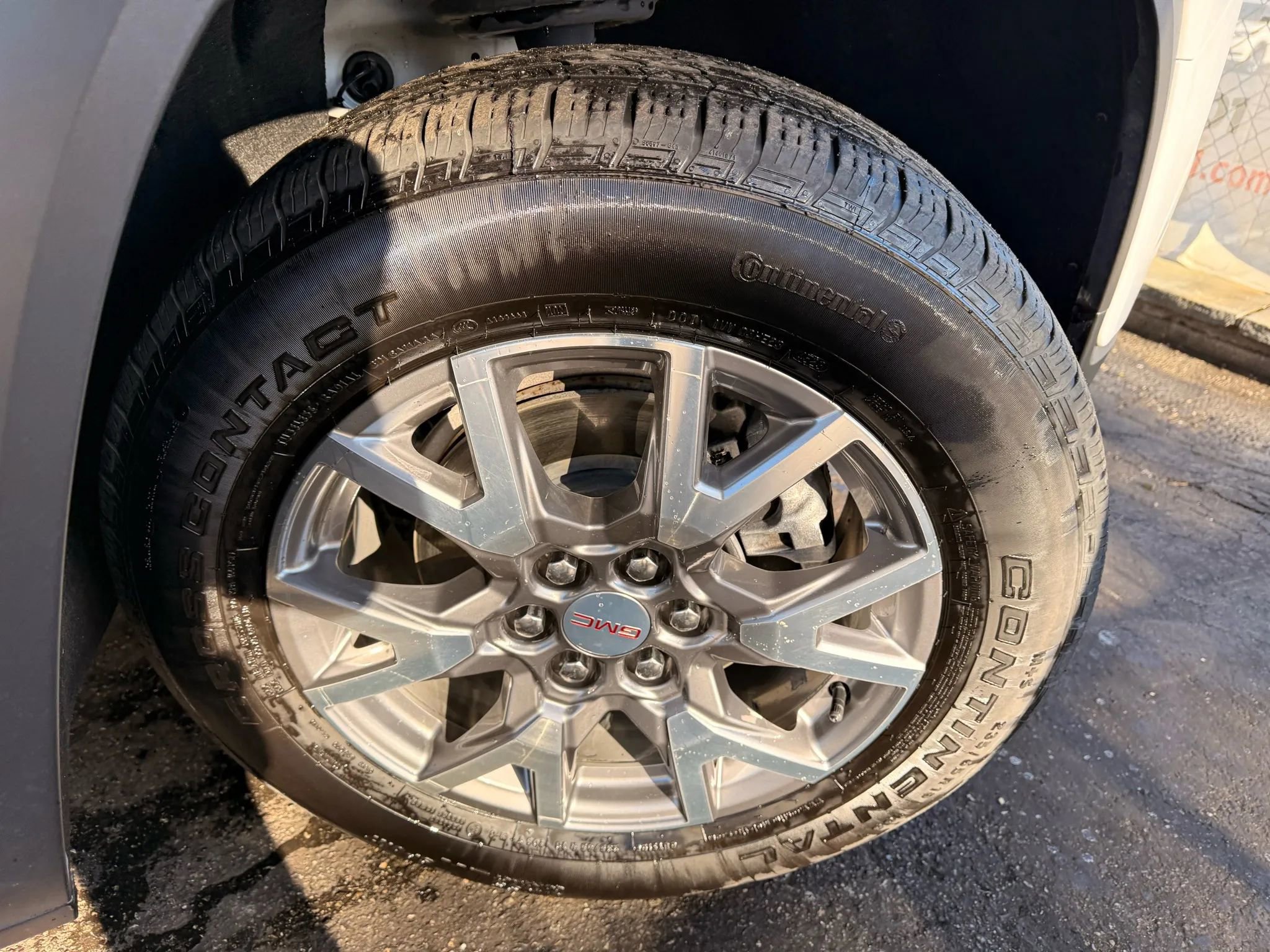 Used 2022 GMC Acadia SLT w/ LPO, Floor Liner Package image 88