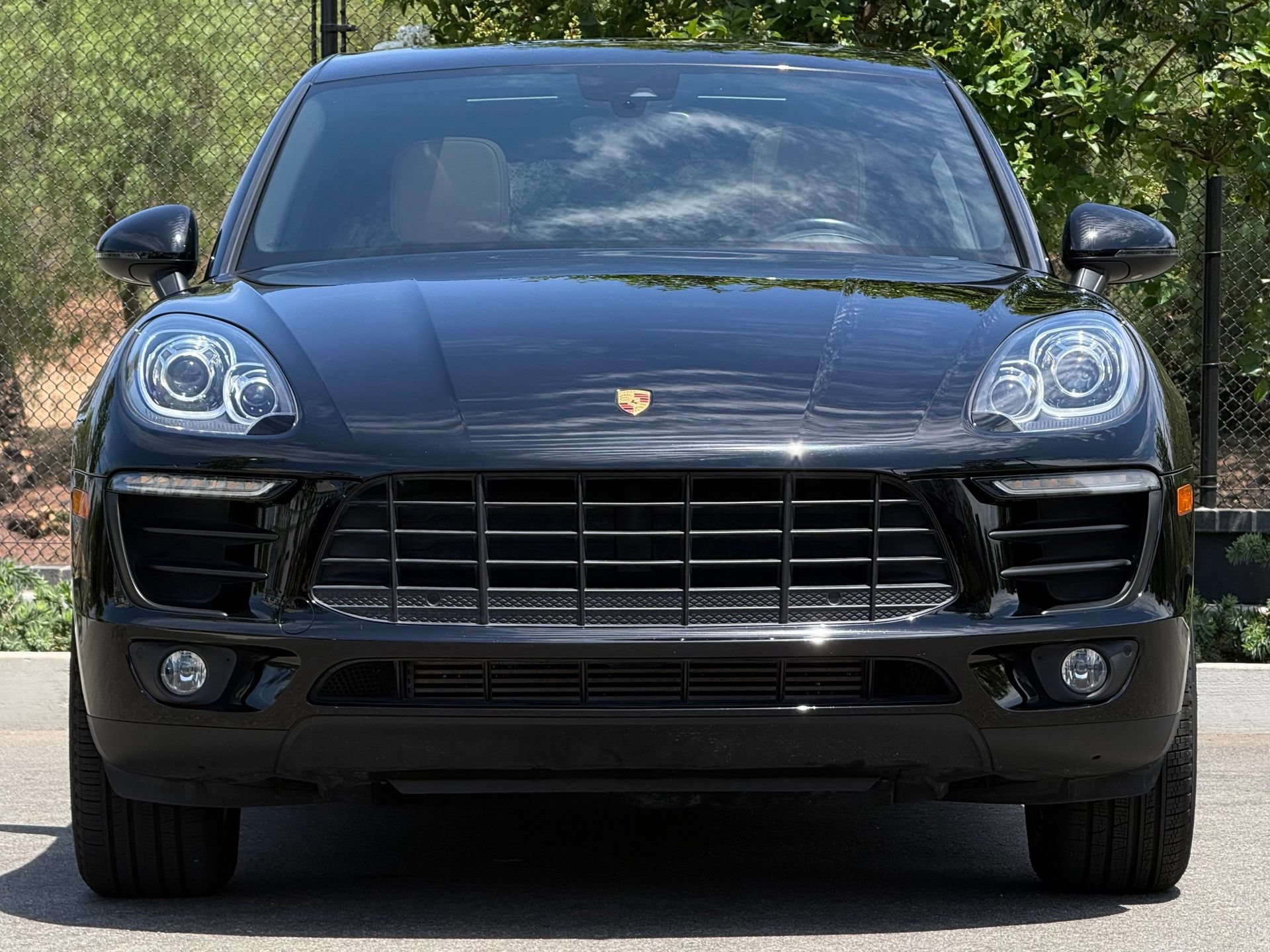 Certified 2017 Porsche Macan AWD/4WD image 10