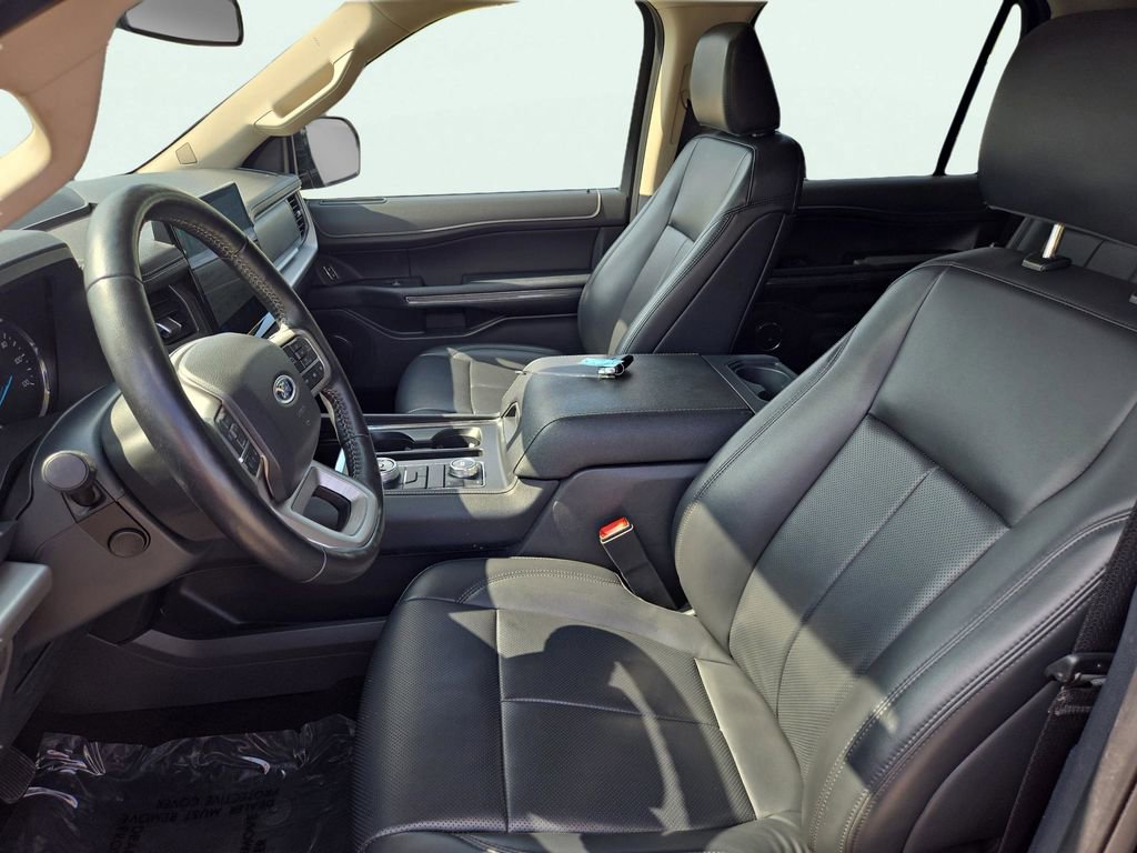 Used 2024 Ford Expedition XLT image 19