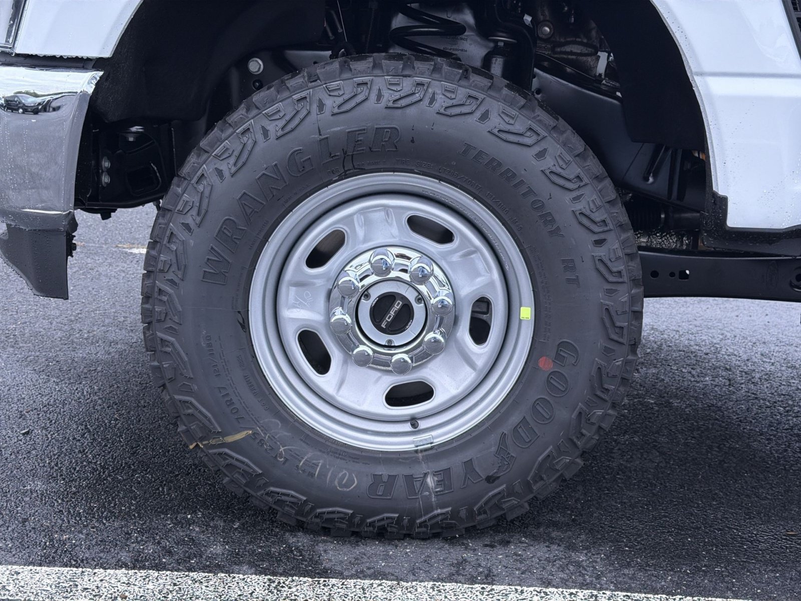New 2027 Ford F350 XL w/ XL Off-Road 33" Tire Package AWD/4WD image 15