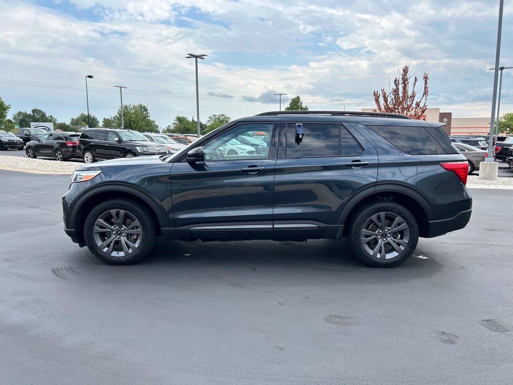 Certified 2023 Ford Explorer XLT w/ Equipment Group 202A AWD/4WD image 9