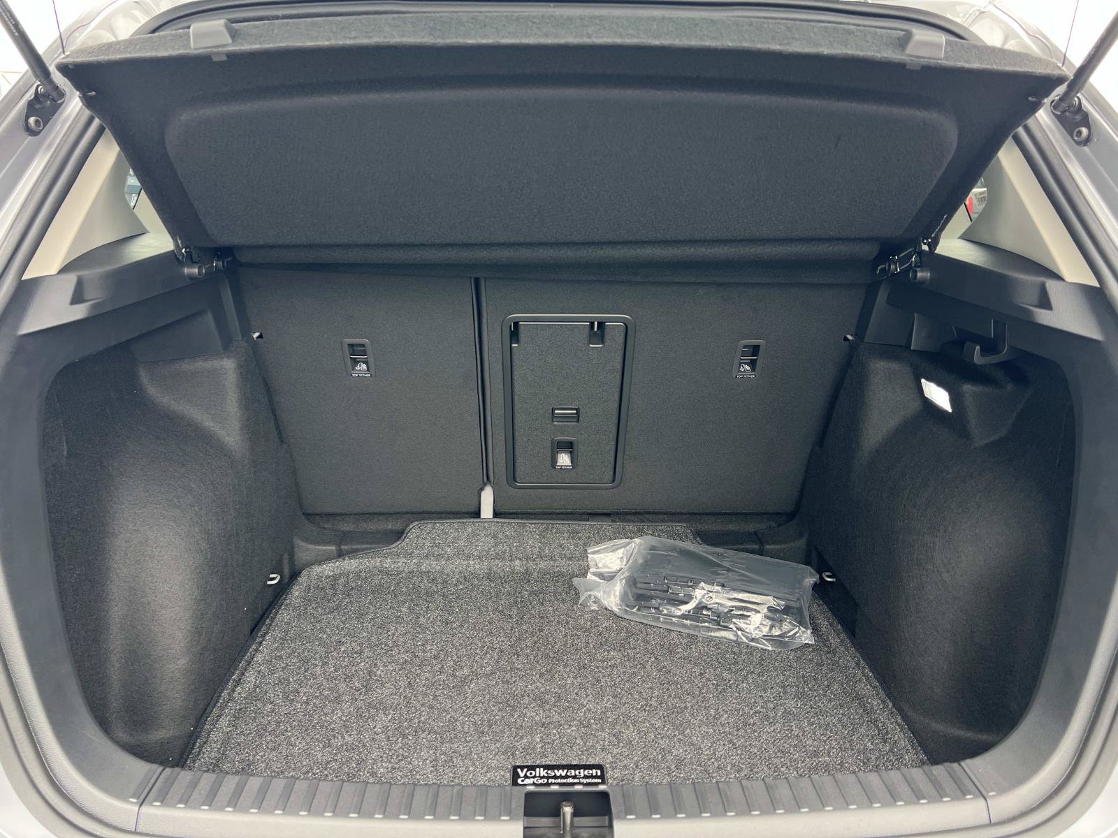 New 2026 Volkswagen Taos SE FWD image 24