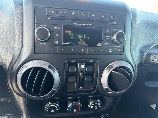 Used 2015 Jeep Wrangler Unlimited Sport w/ Quick Order Package 24S AWD/4WD image 18