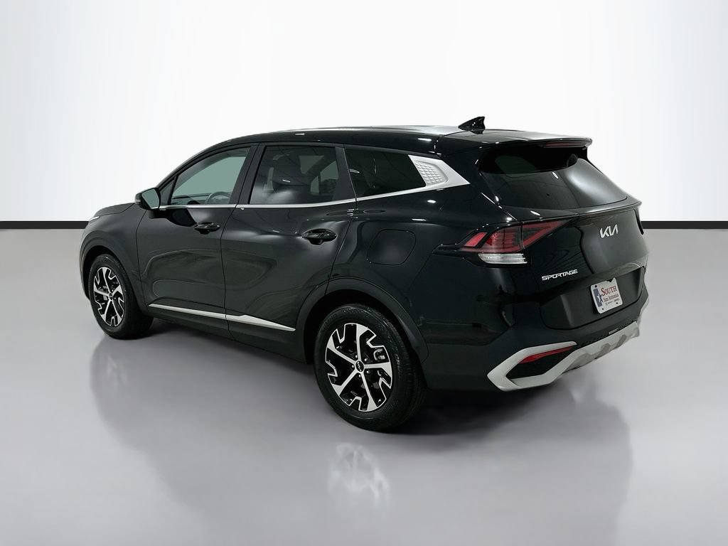 Used 2025 Kia Sportage EX FWD image 5