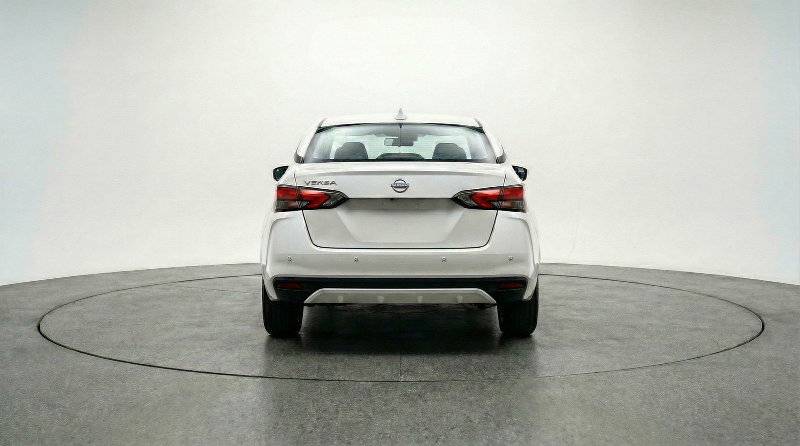 Used 2025 Nissan Versa SV image 7