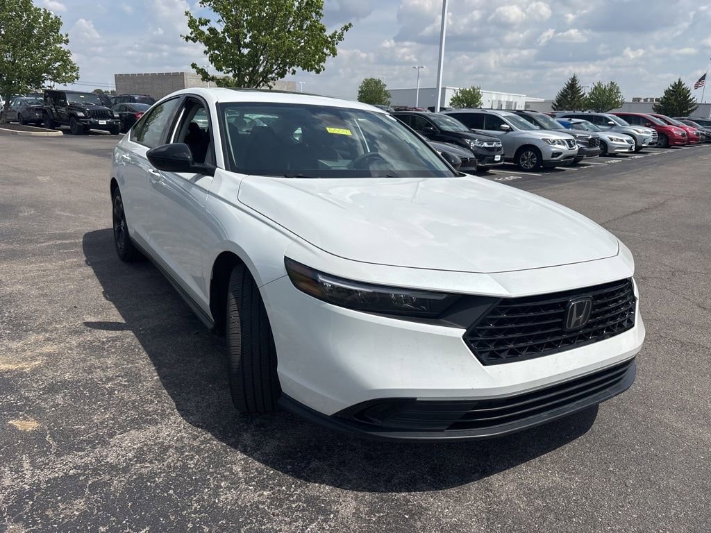 Used 2025 Honda Accord SE image 13