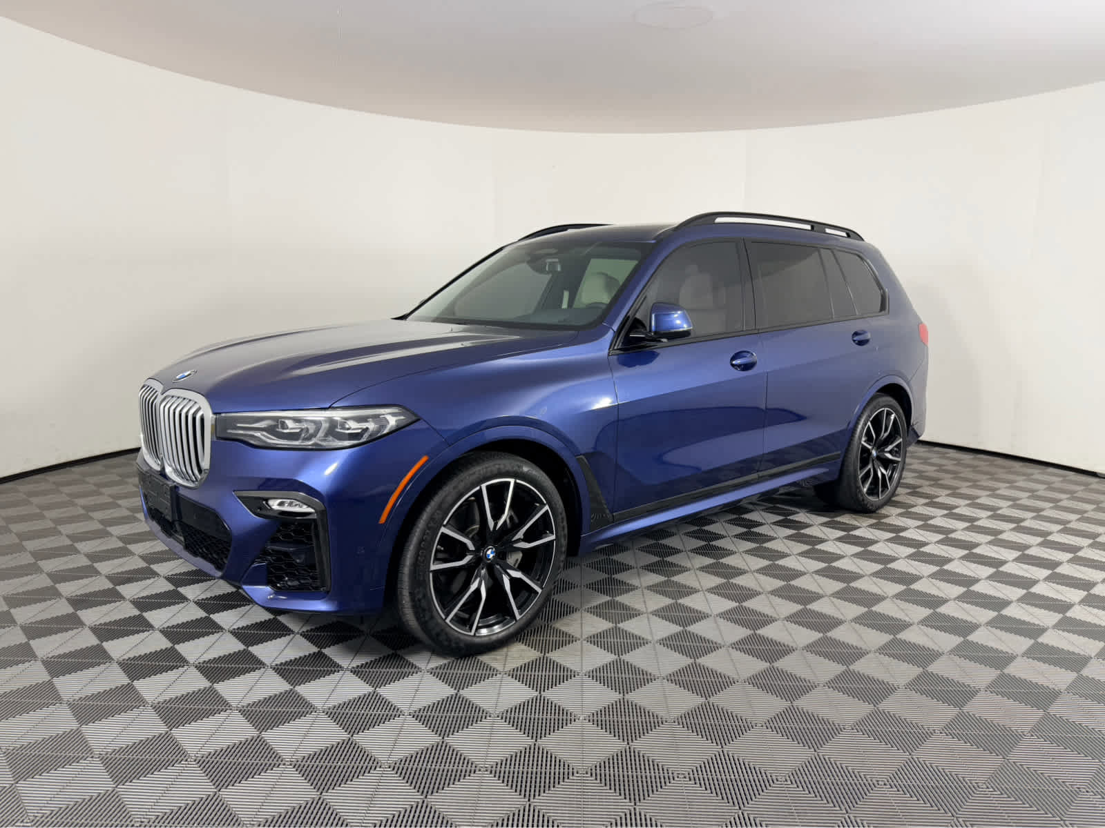Used 2019 BMW X7 xDrive50i w/ M Sport Package image 8