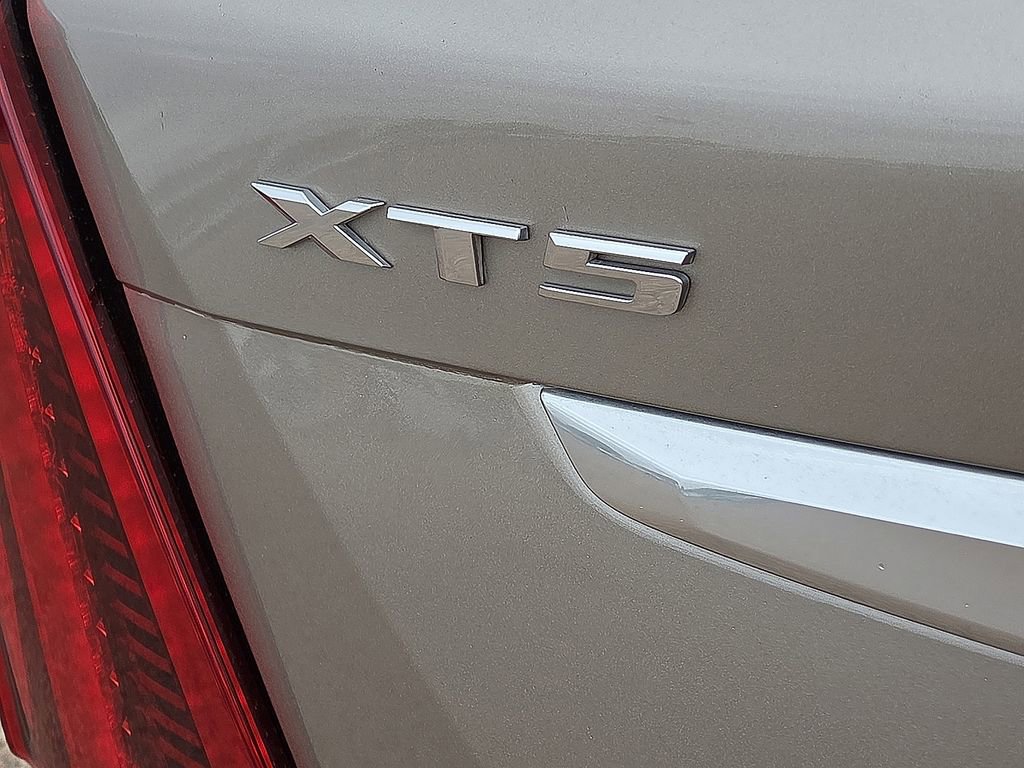 Used 2023 Cadillac XT5 Luxury w/ LPO, Floor Liner Package FWD image 17