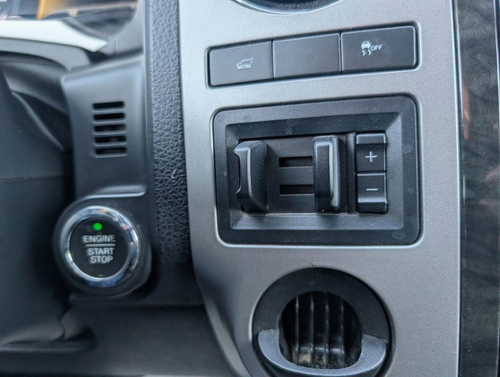 Used 2017 Ford Expedition EL Limited w/ Equipment Group 301A image 18