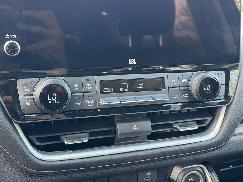 Used 2025 Toyota Grand Highlander AWD image 26