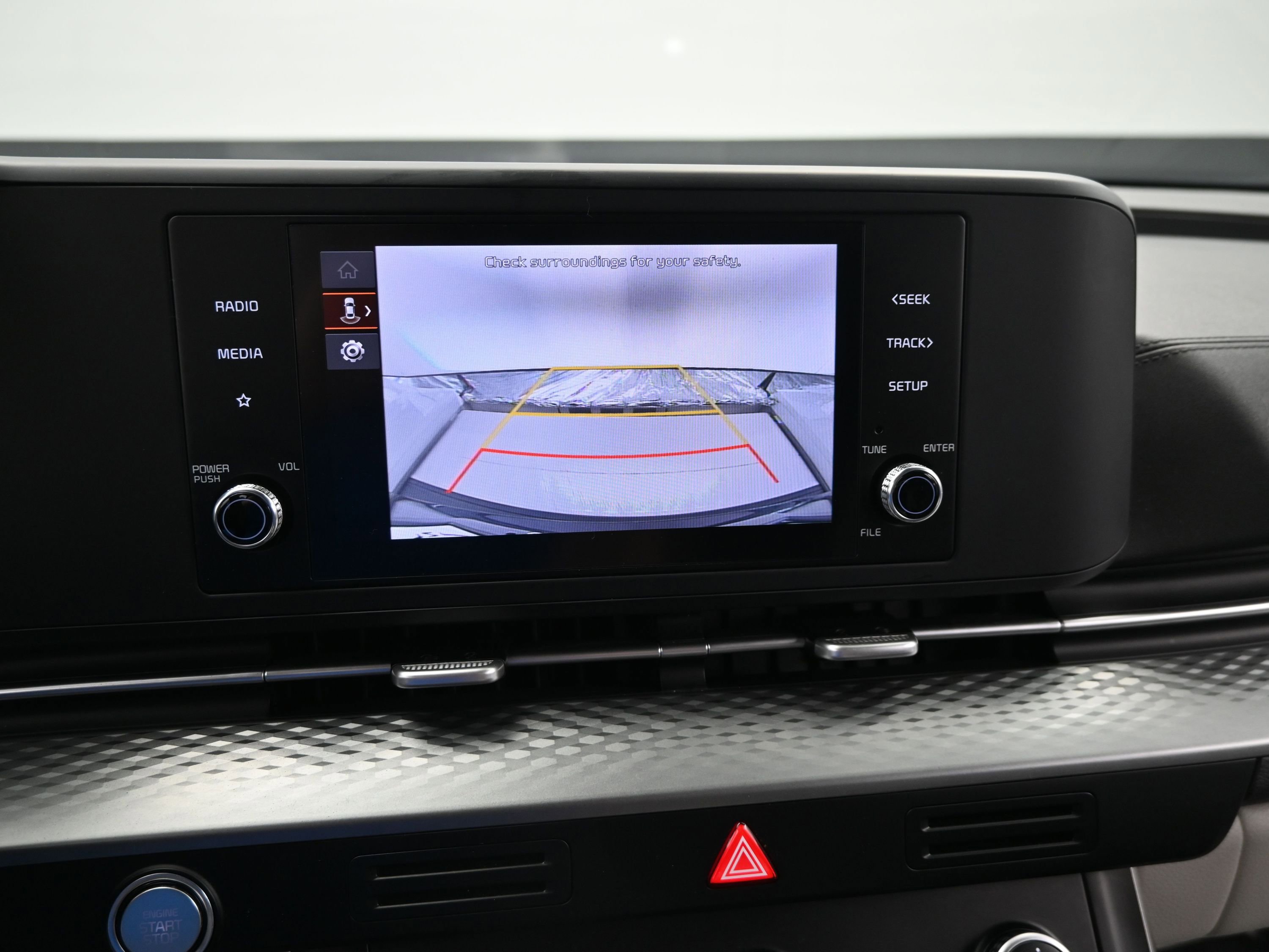 Used 2023 Kia Carnival LX image 19