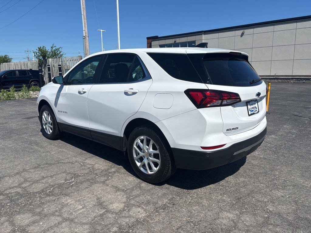 Used 2024 Chevrolet Equinox LT AWD/4WD image 4