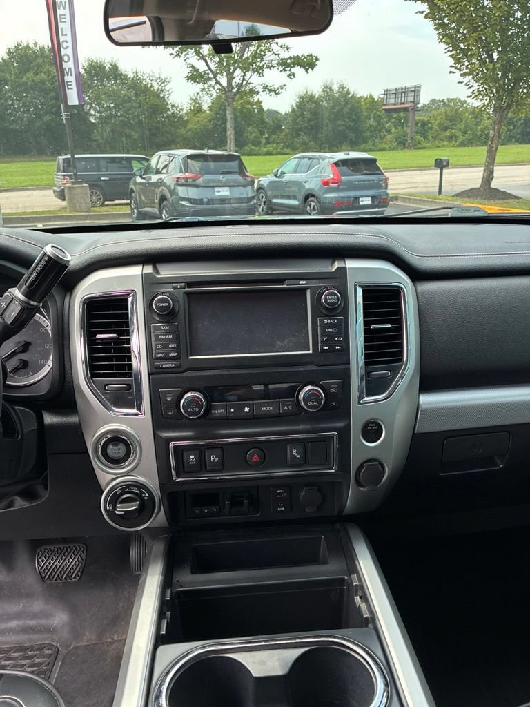 Used 2017 Nissan Titan PRO-4X AWD/4WD image 13