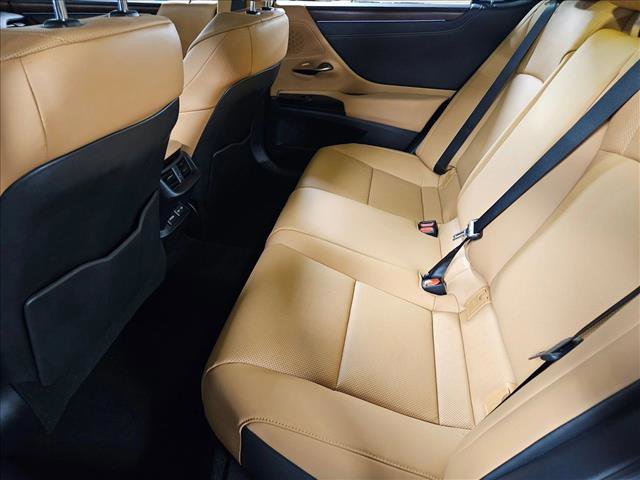 Used 2025 Lexus ES 350 w/ Premium Package image 16