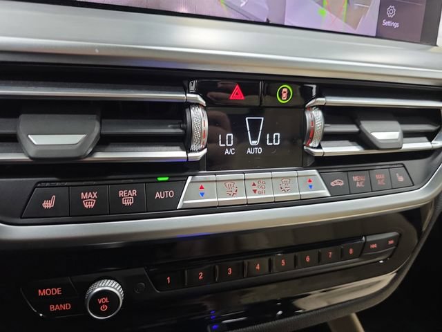 Certified 2023 BMW X4 xDrive30i w/ M Sport Package AWD/4WD image 20