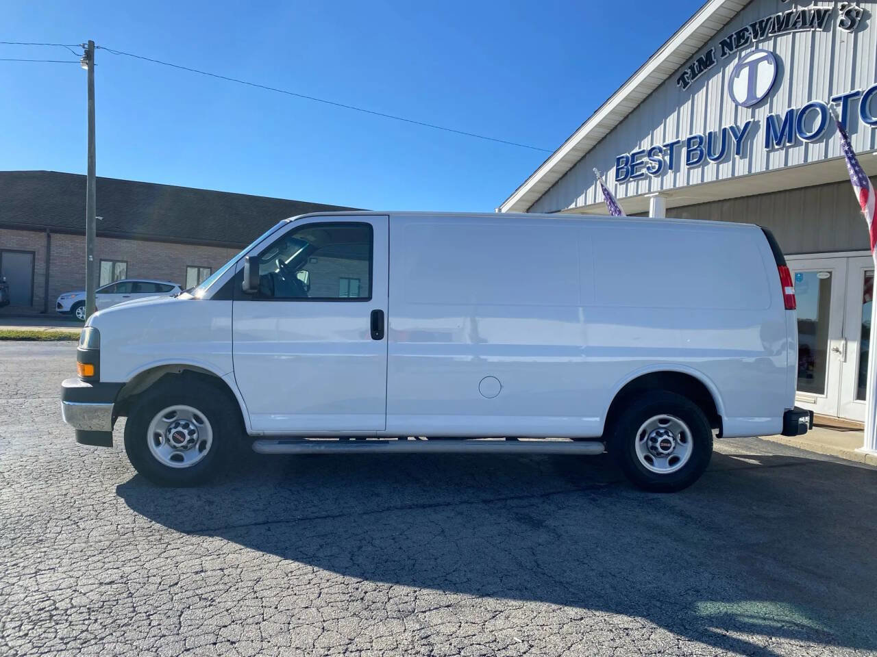 Used 2019 GMC Savana 2500 w/ Driver Convenience Package RWD image 4
