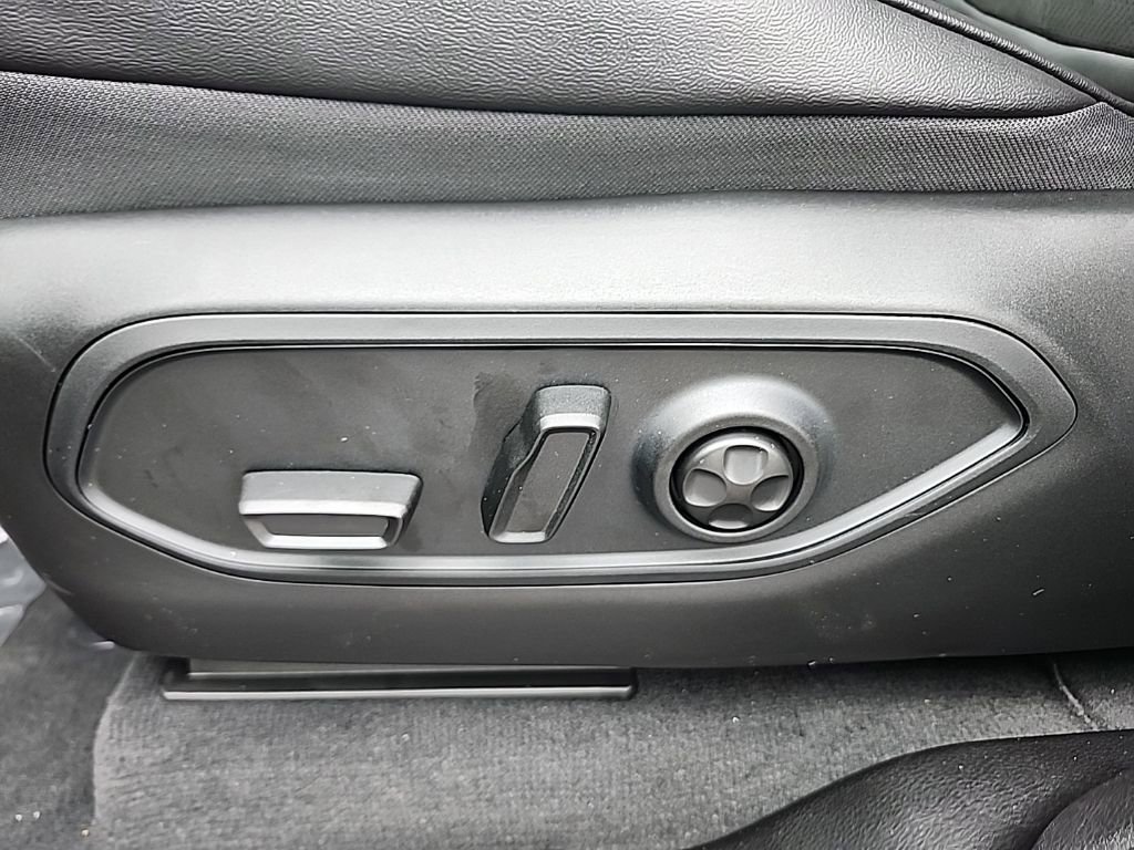 New 2025 Jeep Grand Cherokee L Altitude image 26