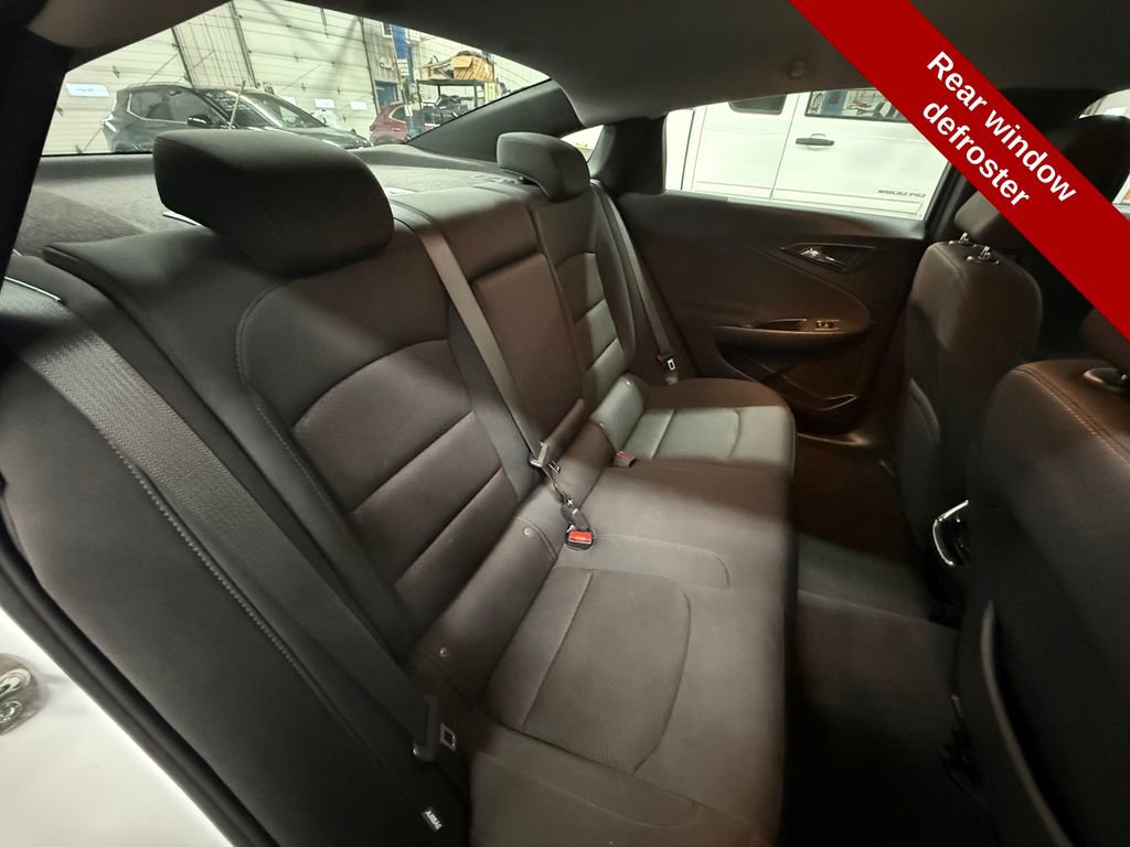 Used 2021 Chevrolet Malibu LT image 34