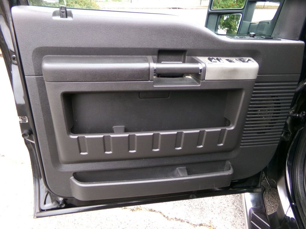 Used 2014 Ford F350 Lariat w/ Lariat Interior Package image 9