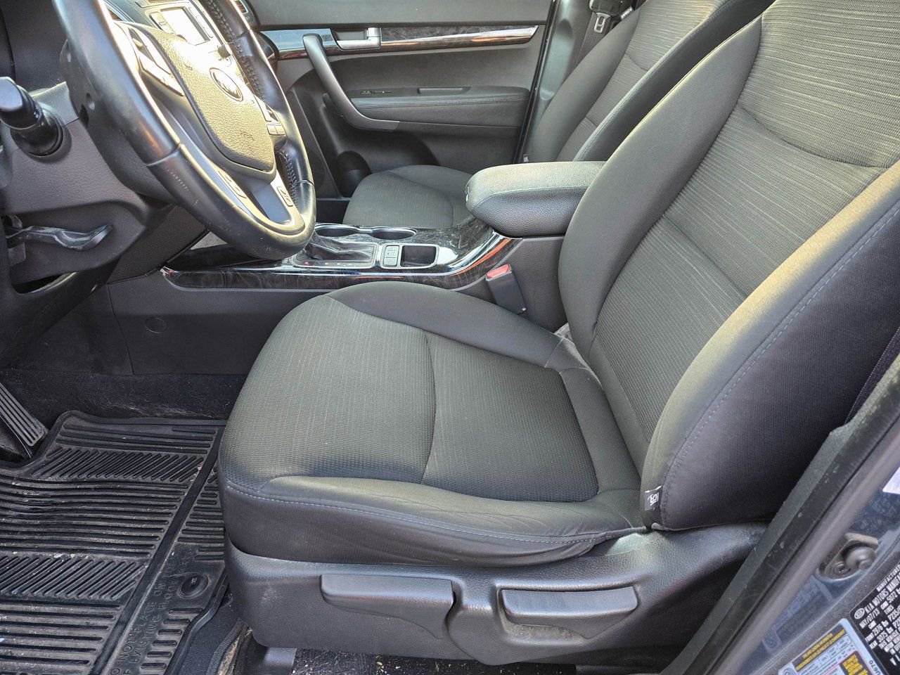 Used 2014 Kia Sorento LX image 11