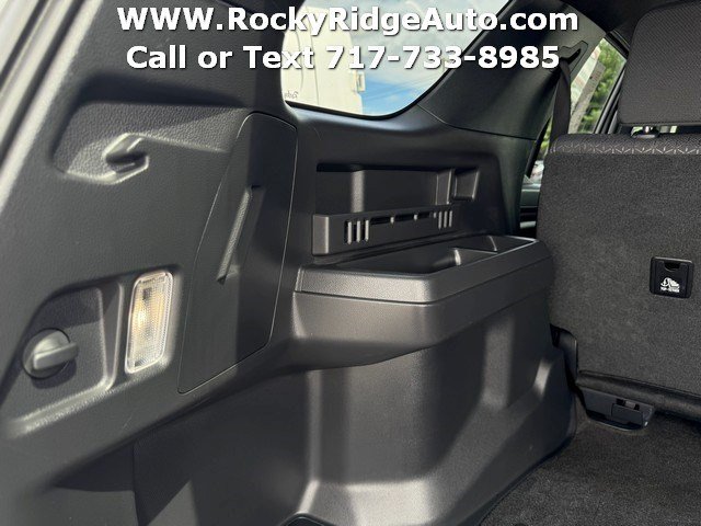 Used 2025 Toyota 4Runner SR5 AWD/4WD image 28