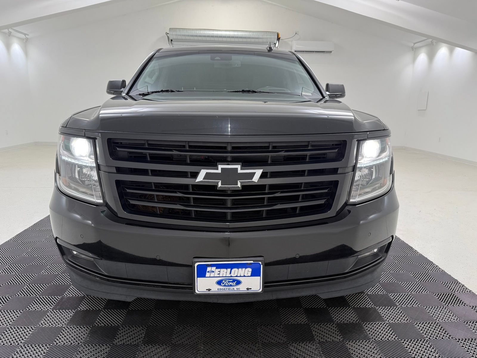 Used 2019 Chevrolet Tahoe Premier AWD/4WD image 2