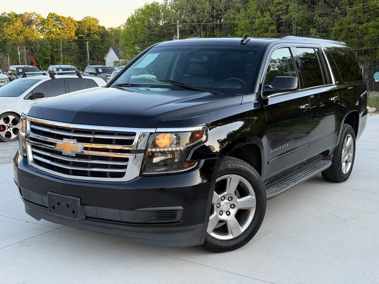 Used 2016 Chevrolet Suburban LS RWD image 1