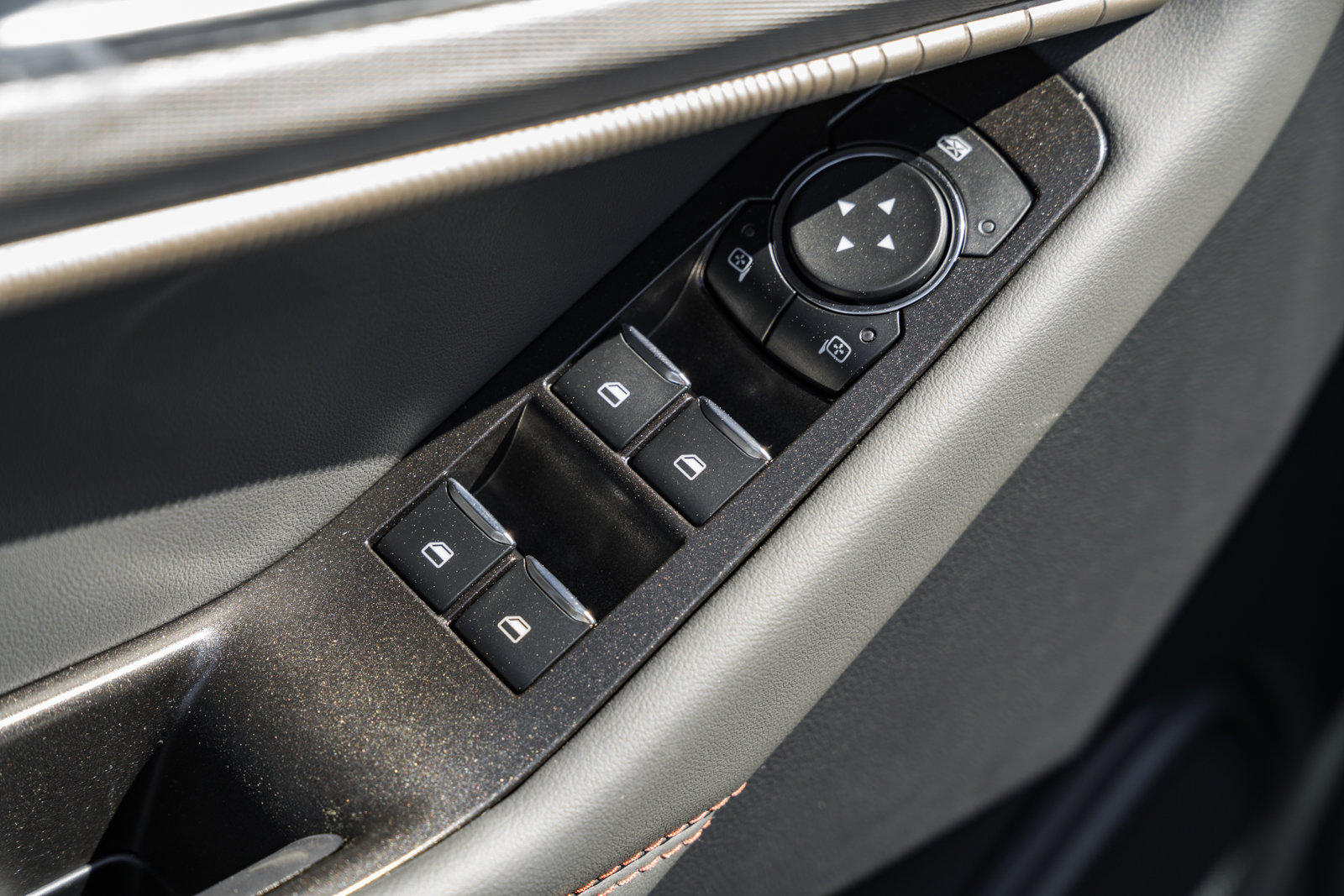 New 2026 Ford Explorer Active RWD image 37