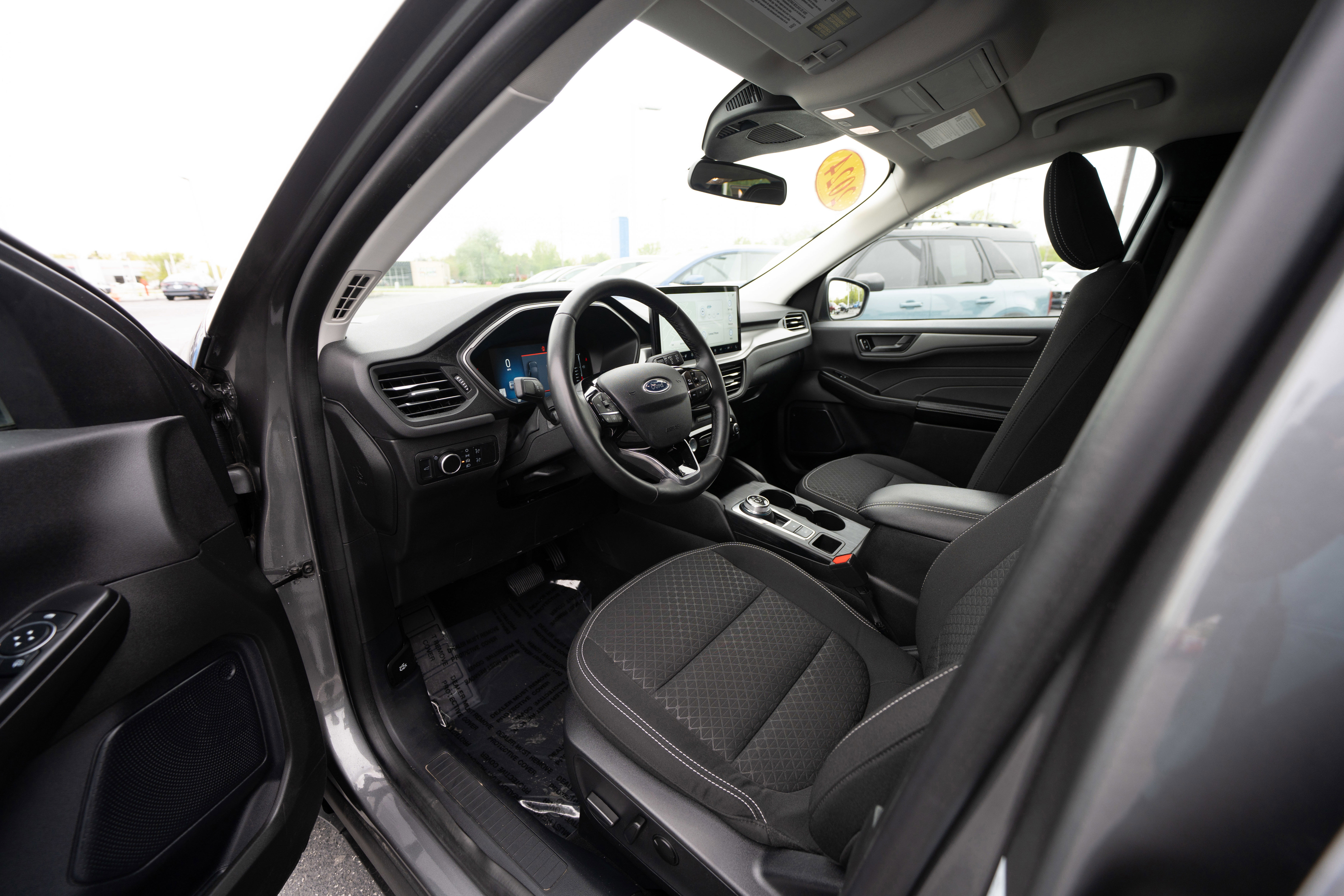 Used 2024 Ford Escape Active w/ Tech Pack #1 AWD/4WD image 8