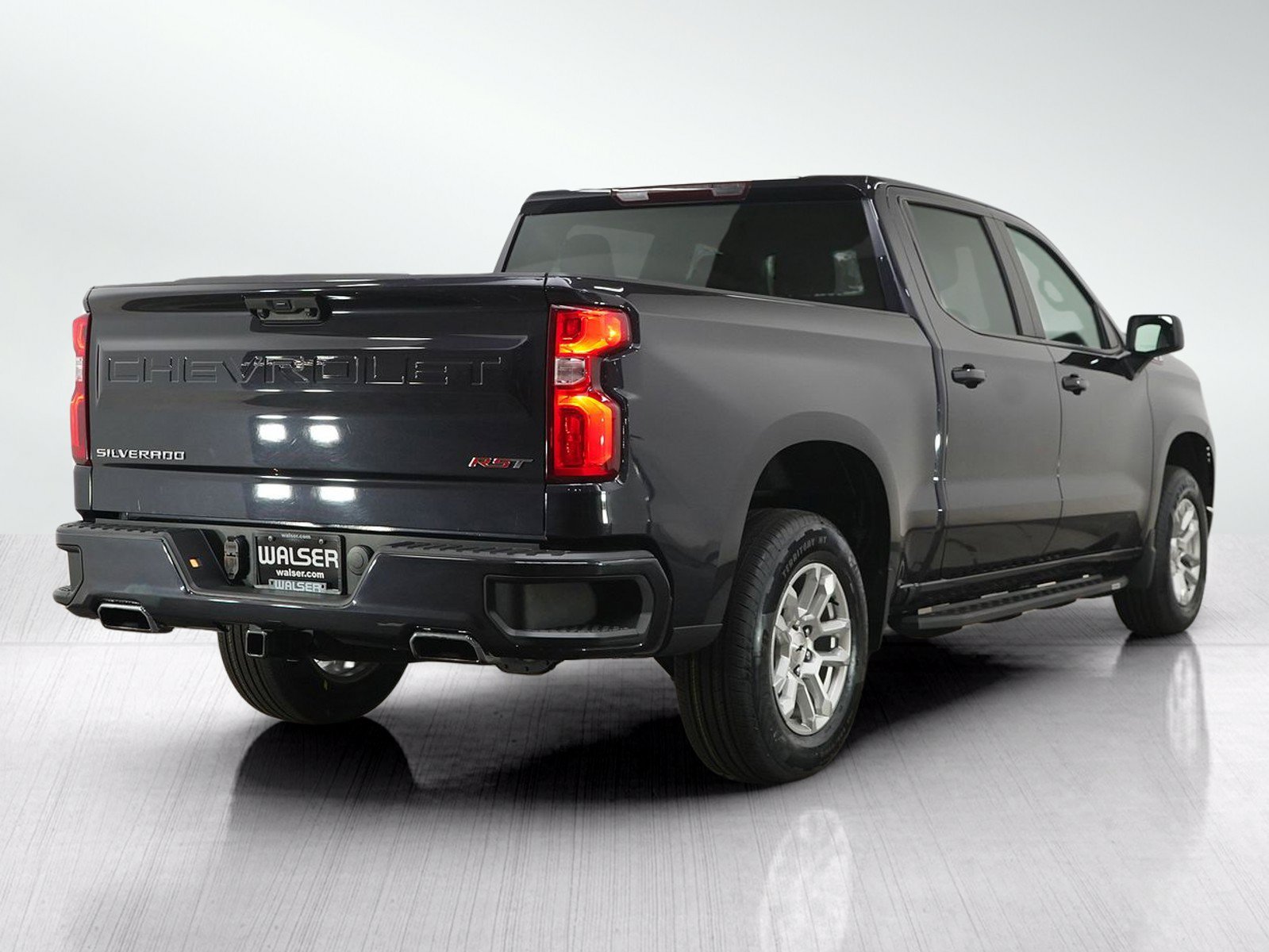 Used 2024 Chevrolet Silverado 1500 RST w/ Z71 Off-Road Package AWD/4WD image 5