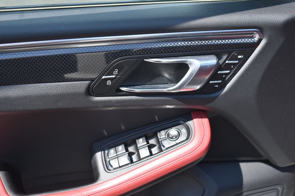 Used 2023 Porsche Macan Turbo AWD/4WD image 13