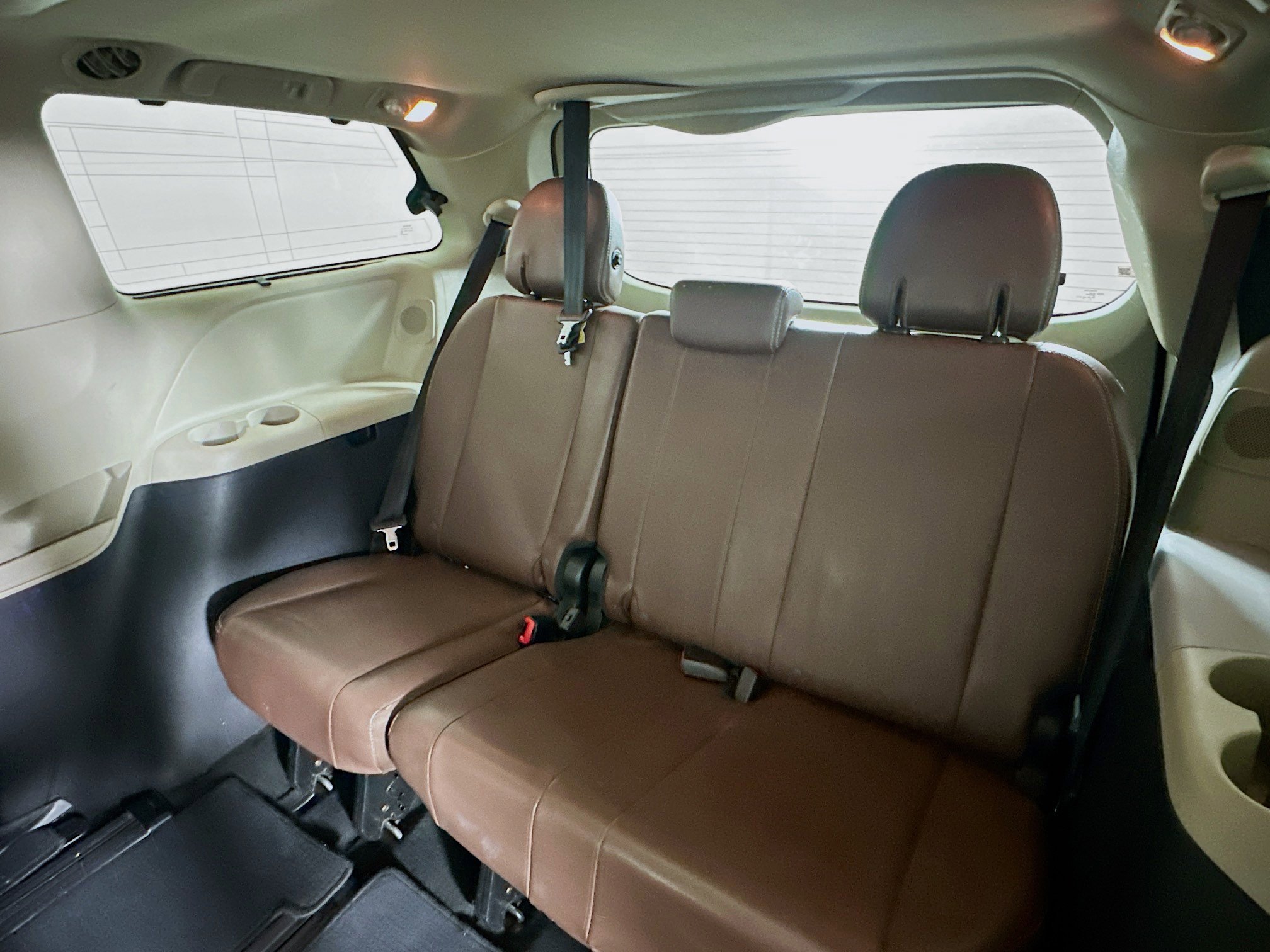 Used 2018 Toyota Sienna Limited image 30