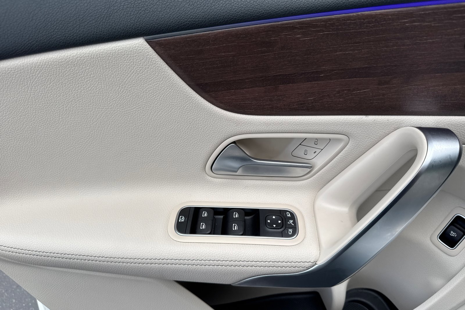 Used 2022 Mercedes-Benz A 220 4MATIC image 11