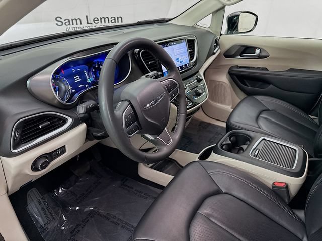 Used 2024 Chrysler Pacifica Touring-L FWD image 9