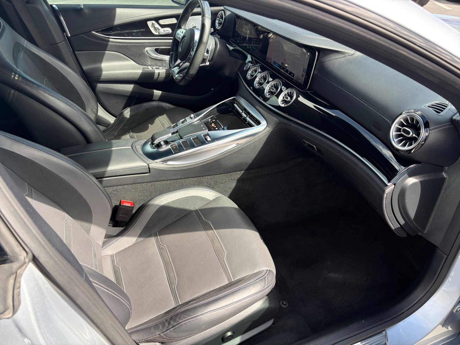 Used 2021 Mercedes-Benz AMG GT 43 image 28