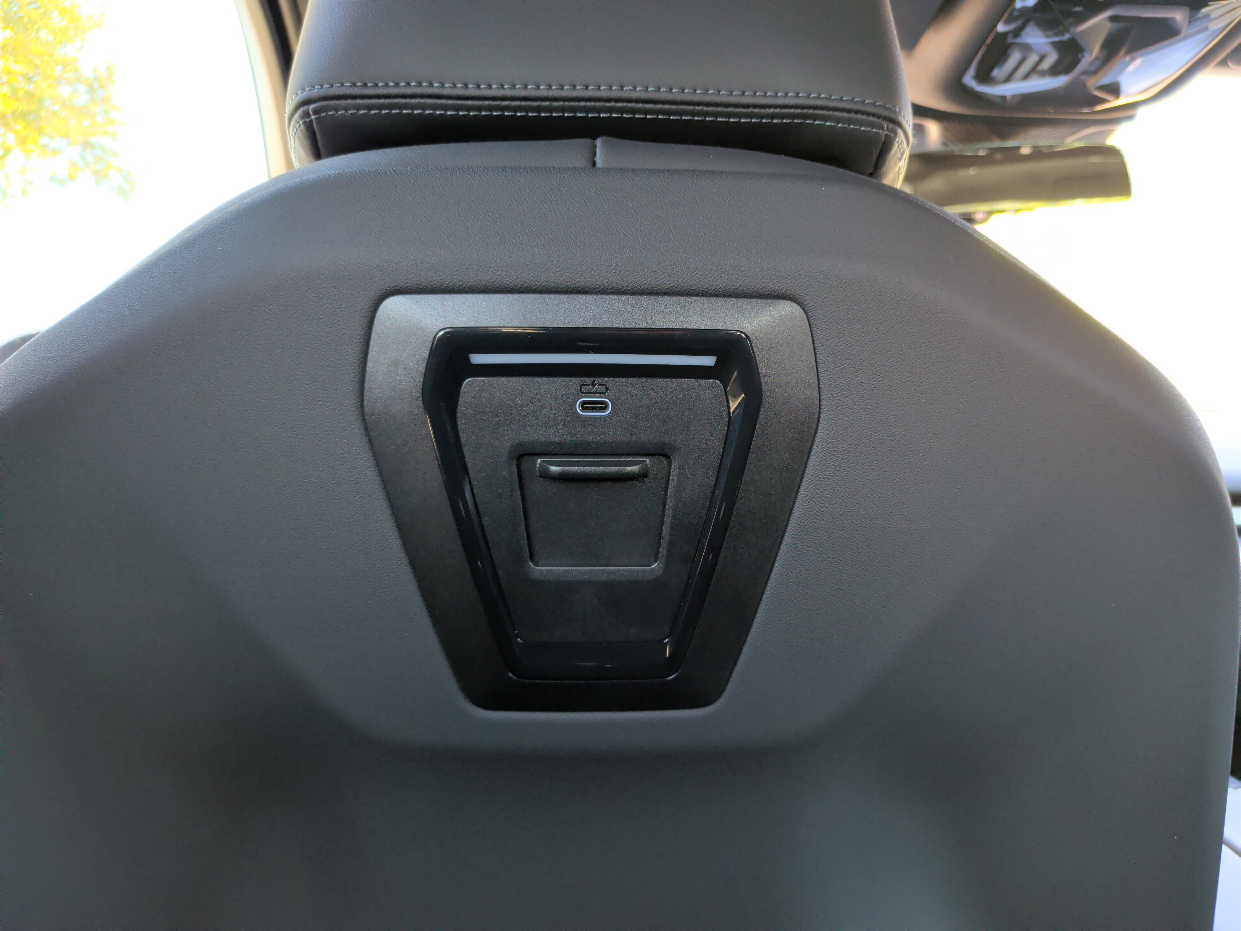 Certified 2025 BMW 550e xDrive 550e xDrive w/ Premium Package image 39