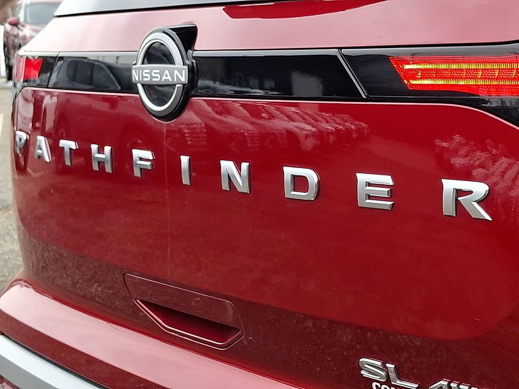 Certified 2023 Nissan Pathfinder SL image 33