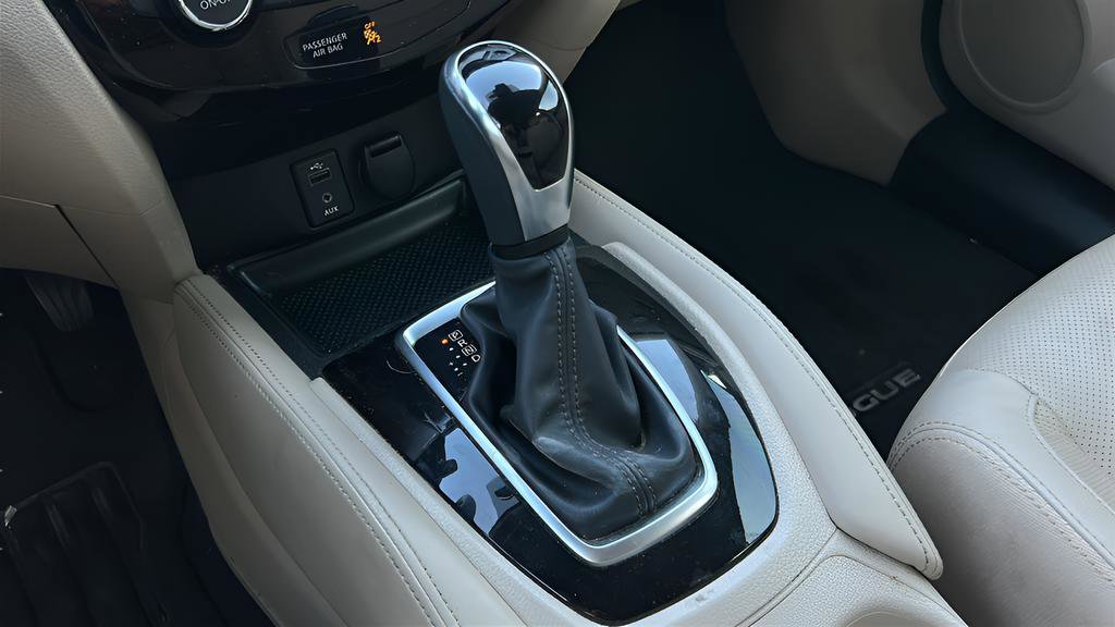 Used 2017 Nissan Rogue SL w/ SL Premium Package image 17