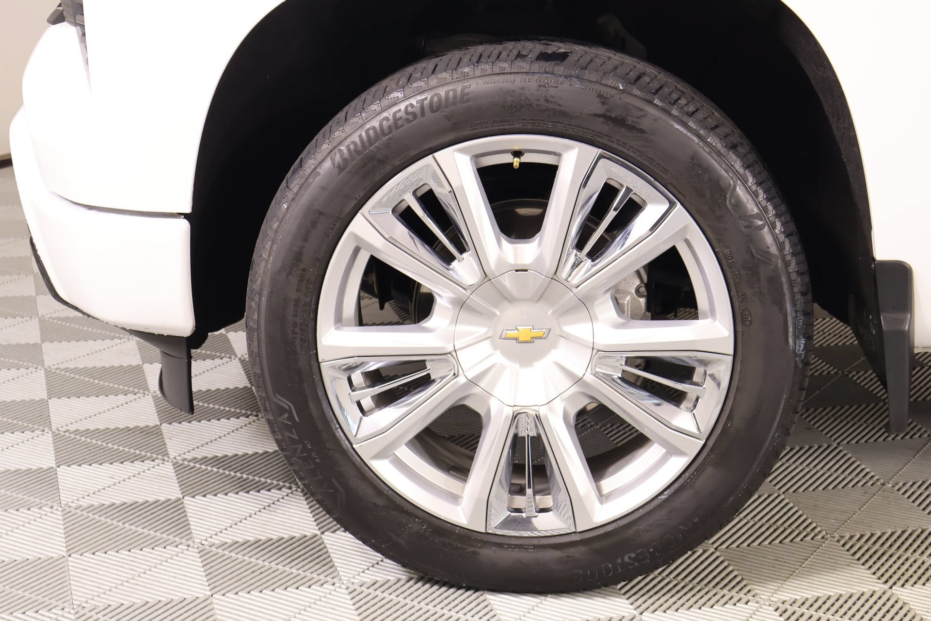 Used 2023 Chevrolet Silverado 1500 RST AWD/4WD image 18